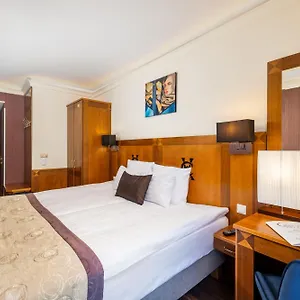 4* Hotel Exe Carlton
