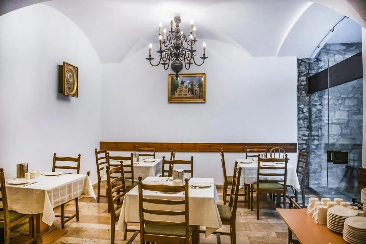 Academy Pension Budapest Bed & Breakfast