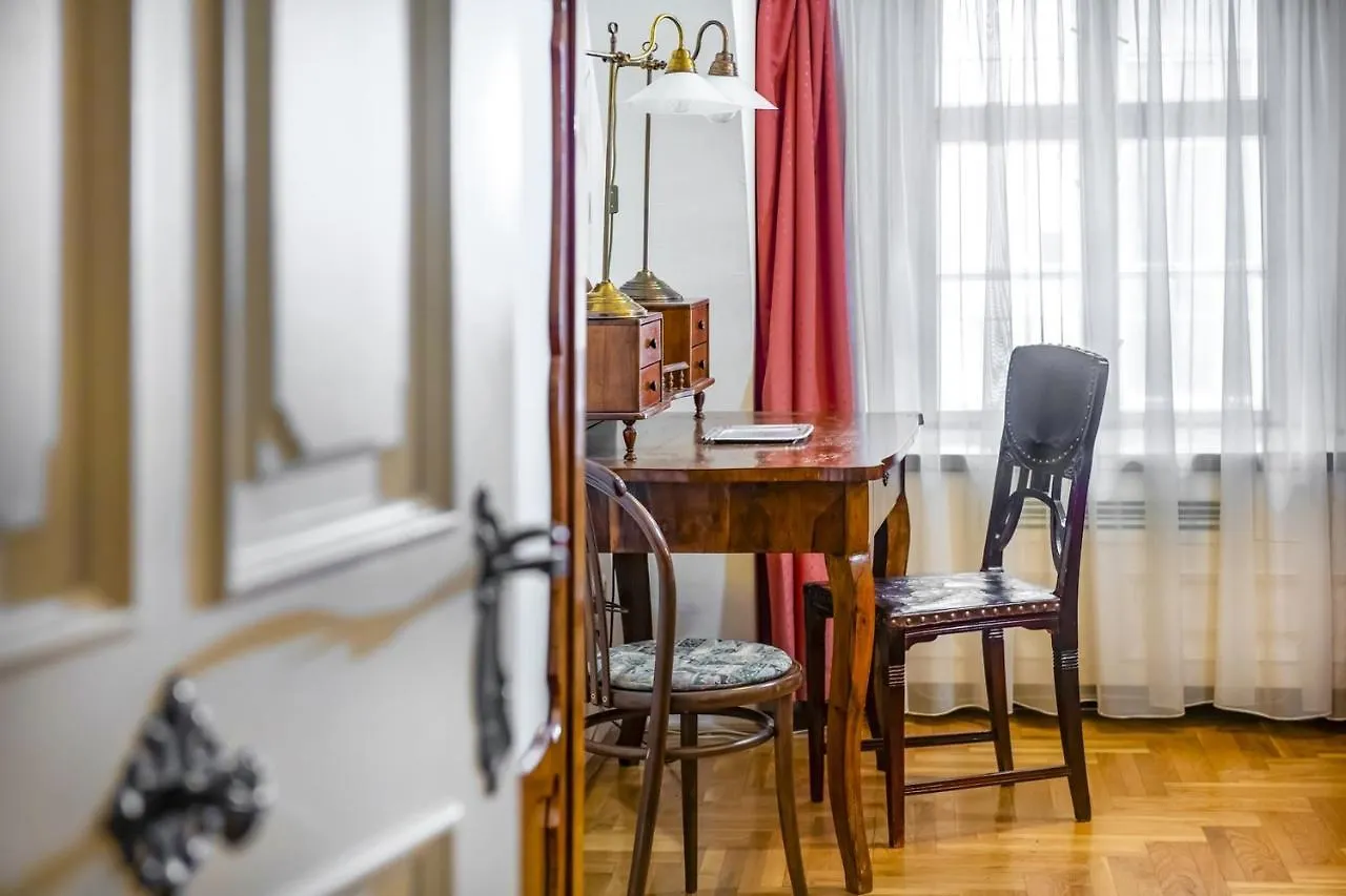 Academy Pension Budapeşte Oda ve Kahvaltı