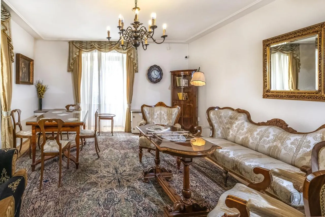 Academy Pension Budapest Bed & Breakfast