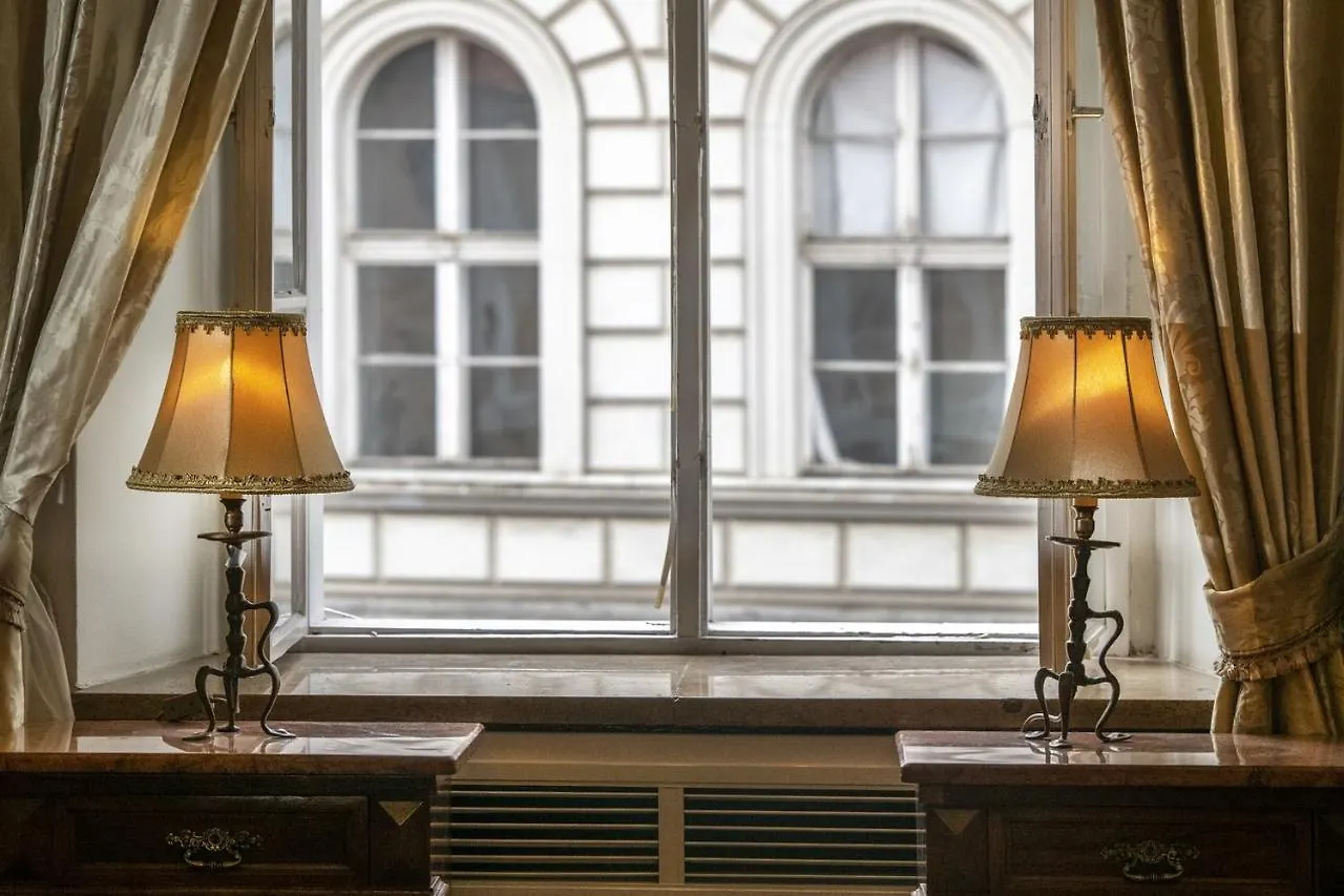 Academy Pension Budapest Bed & Breakfast