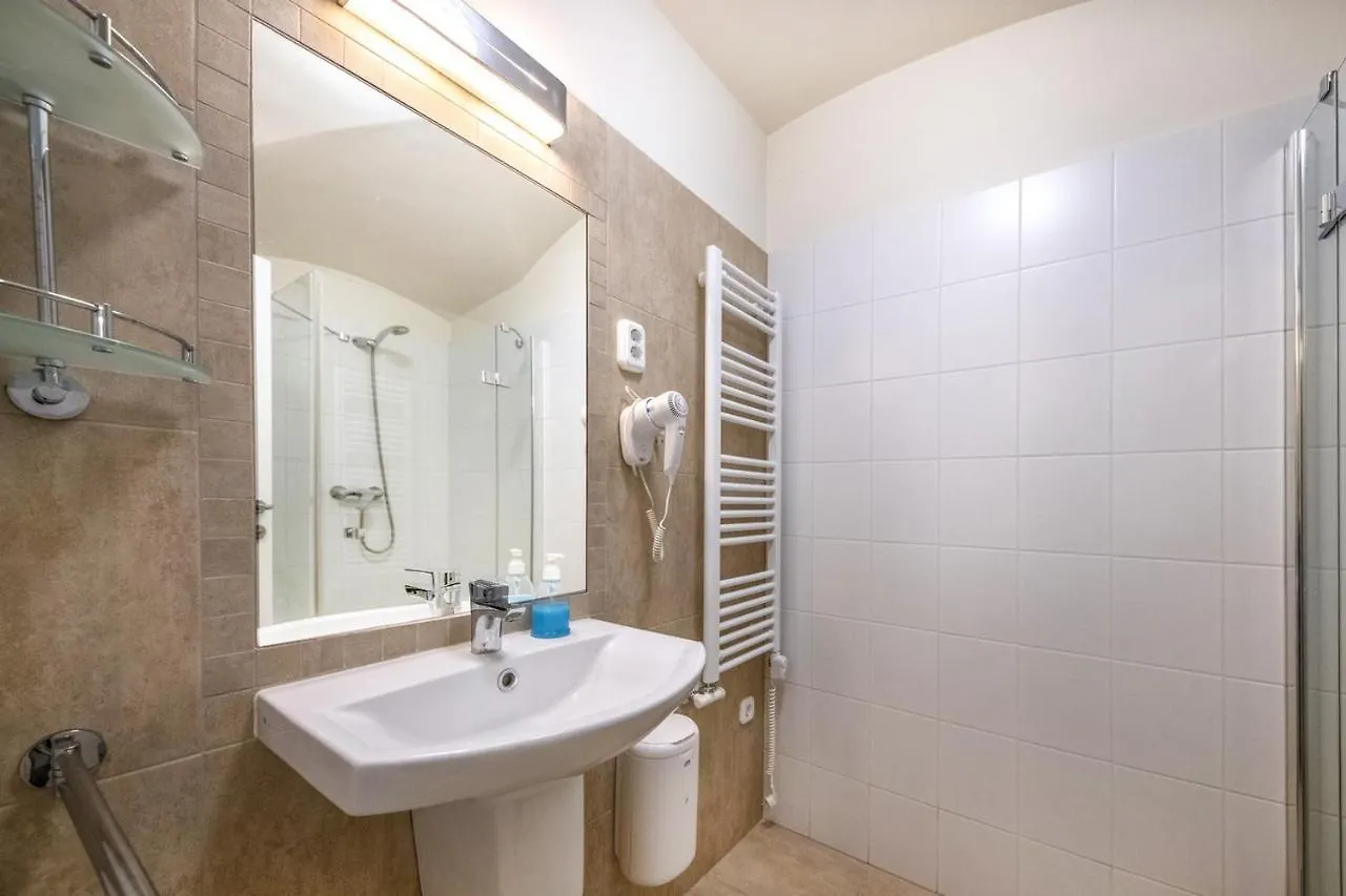 Bed & Breakfast Academy Pension Budapest