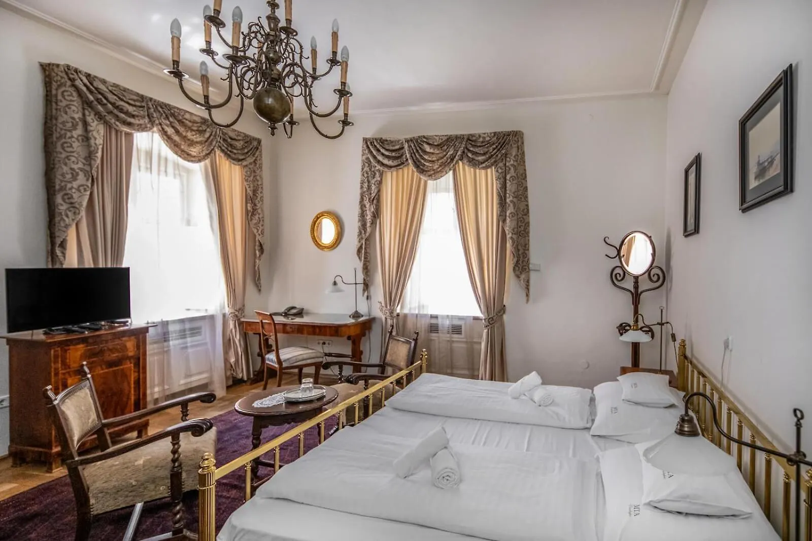 Academy Pension Budapest 0*,