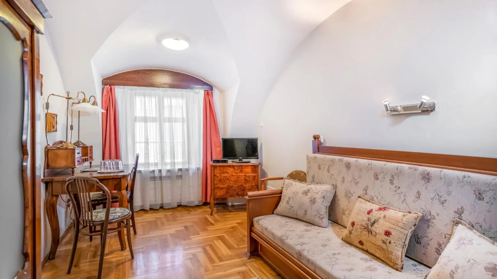 Bed & Breakfast Academy Pension Budapest Hungary